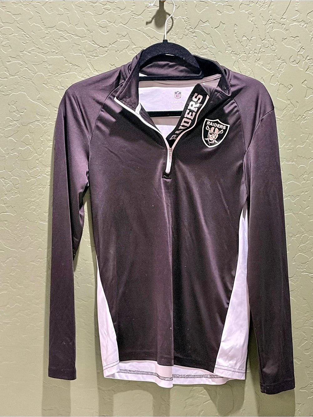 NFL Las Vegas Raiders NFL quarter-zip pullover Raiders Black & White Size Large